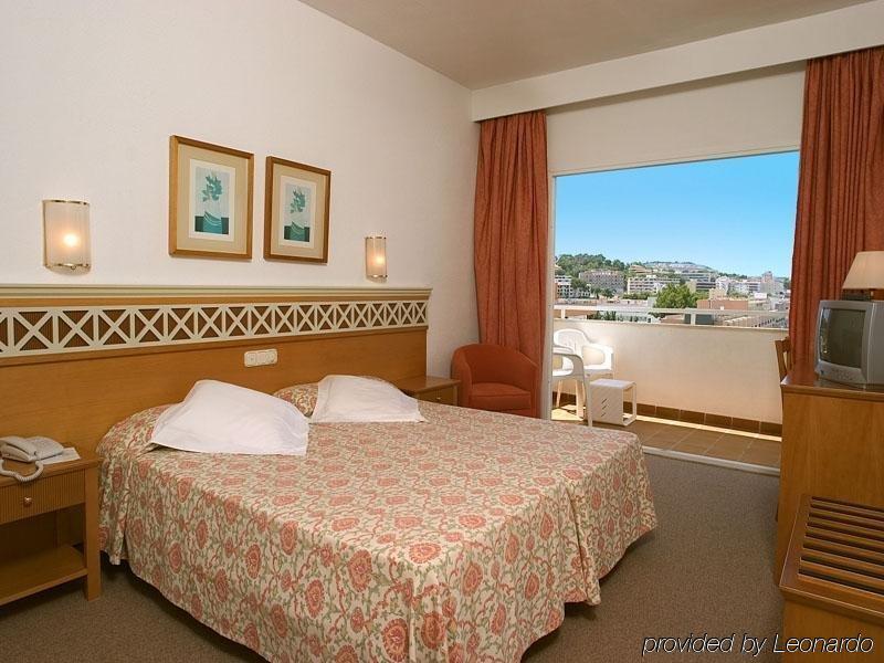 Hotel Globales Pionero Santa Ponsa Habitación foto