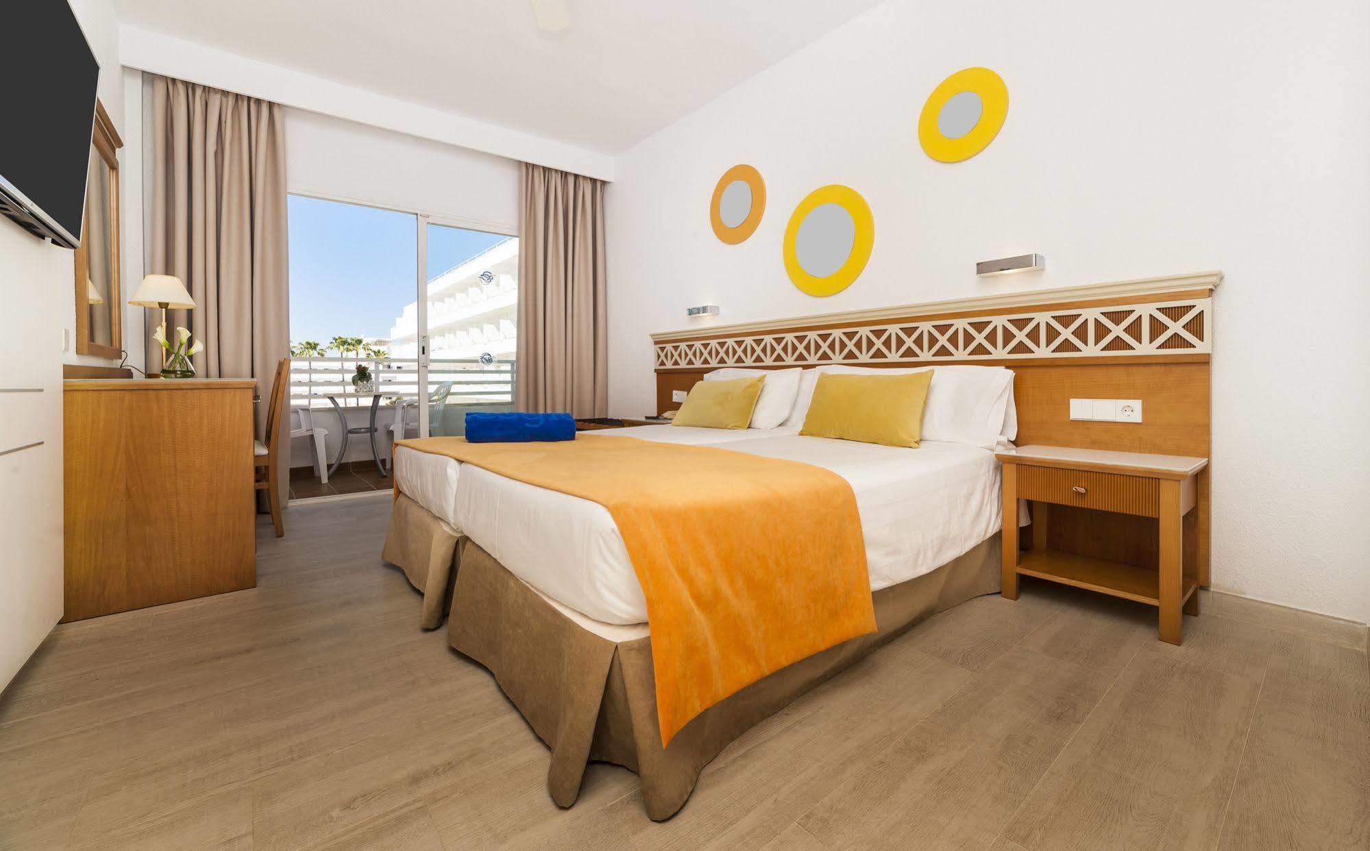 Hotel Globales Pionero Santa Ponsa Exterior foto